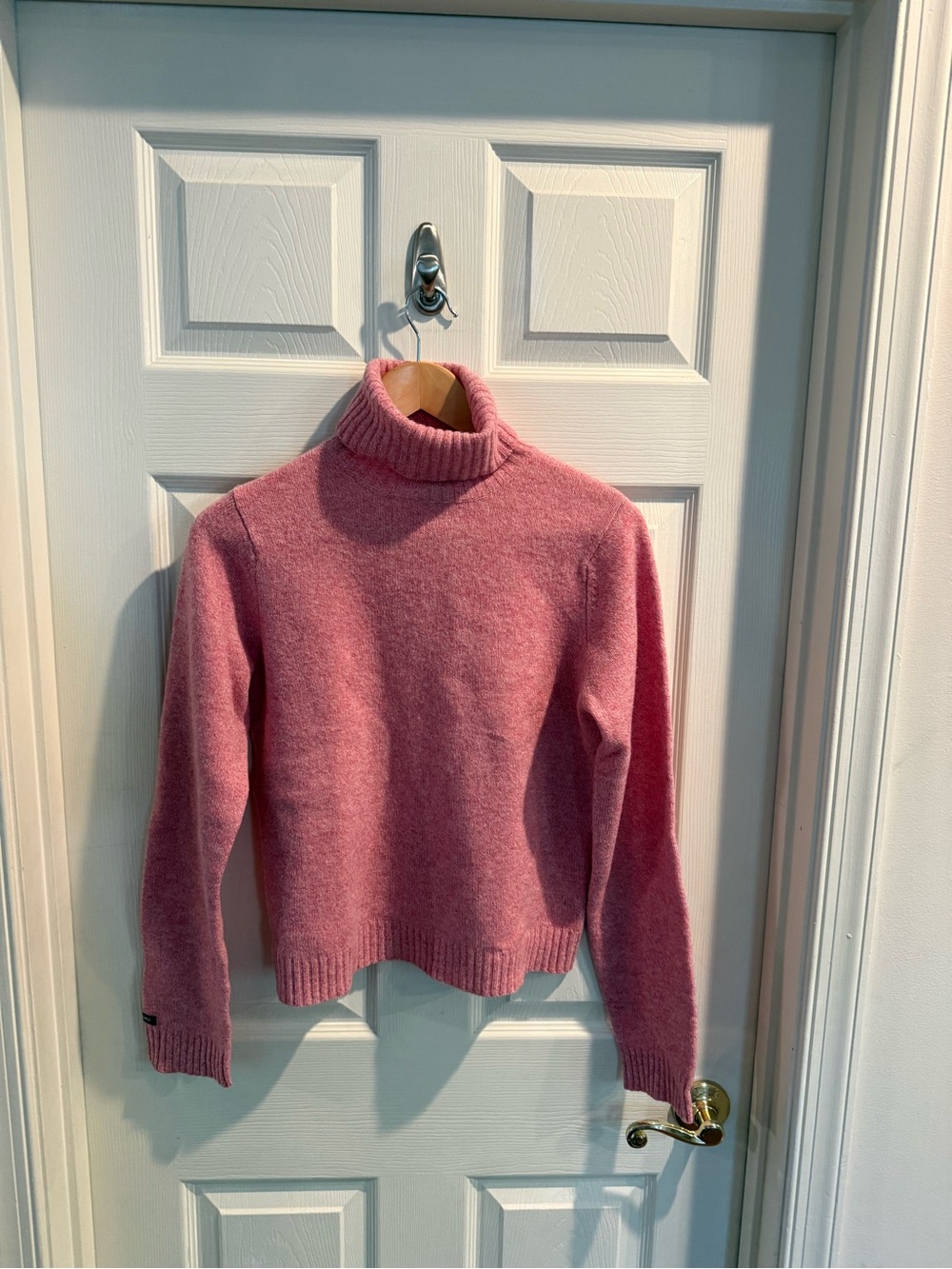 Abercrombie & Fitch Pink Cropped Turtleneck Sweater in Heathered Pink